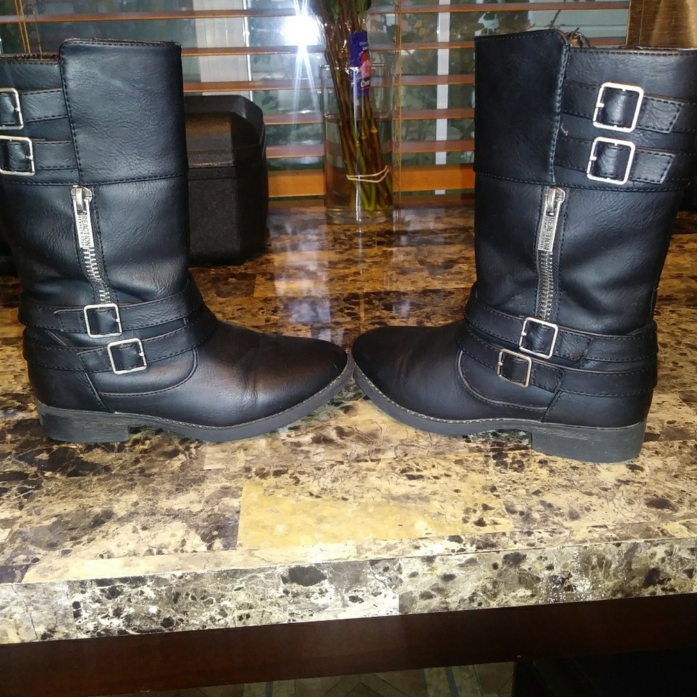 Kenneth Cole Girl boots ( Price Firm)